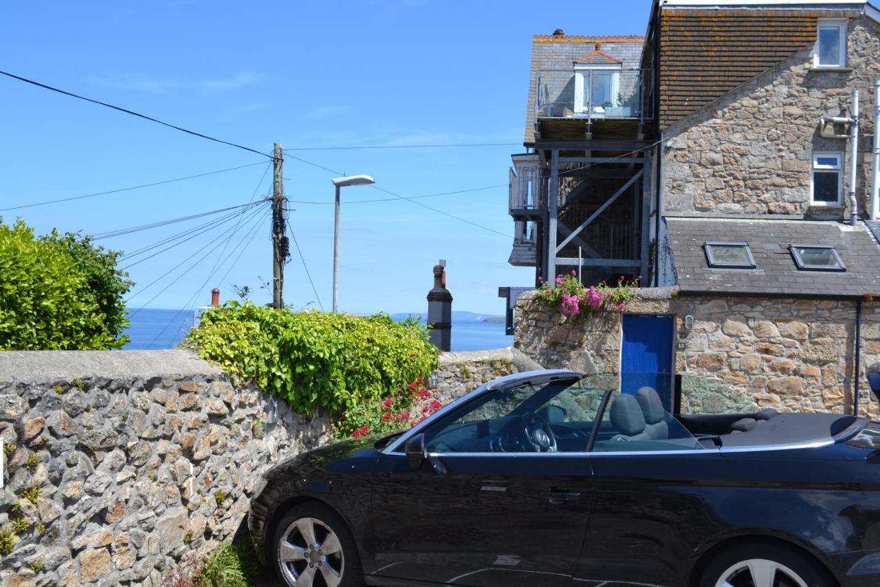 Huer'S Watch A Beautifully Presented Private Apartment With Far Reaching Views Over St Ives Harbour And Bay And Free Onsite Parking For Larger Groups Book Along With Our Connecting Two Sister Apartments Экстерьер фото